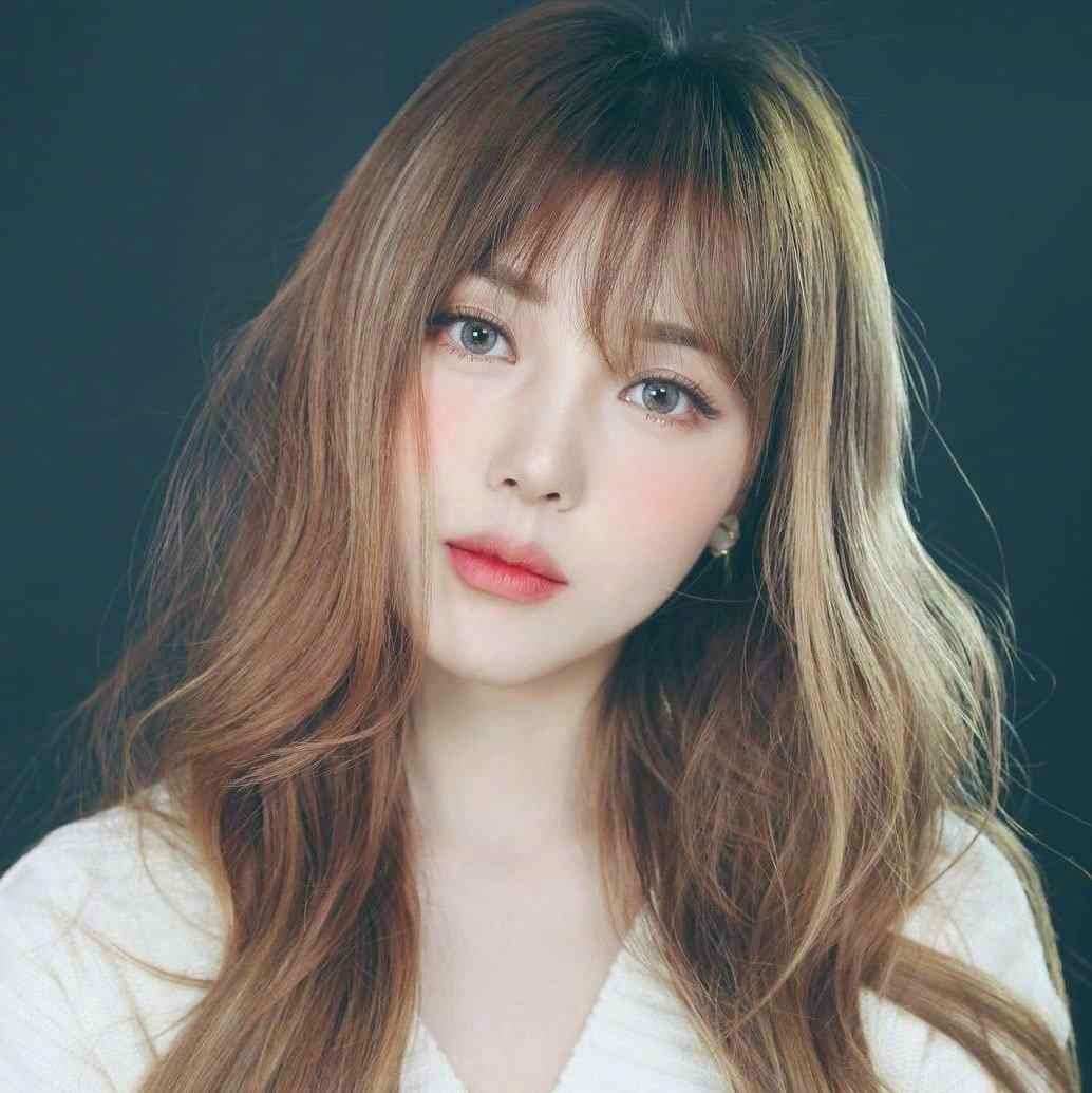 化妆 日韩清新少女裸妆 卷发造型 睫毛 化妆 日韩清新少女裸妆 卷发造型 睫毛