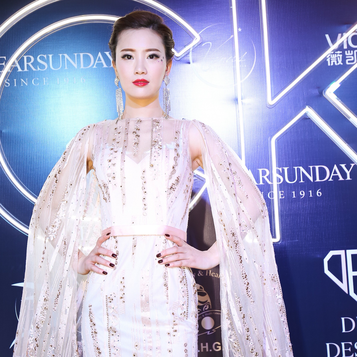 06658061680204人喜欢此款妆容适合96晚会,年会,及各类节目主持