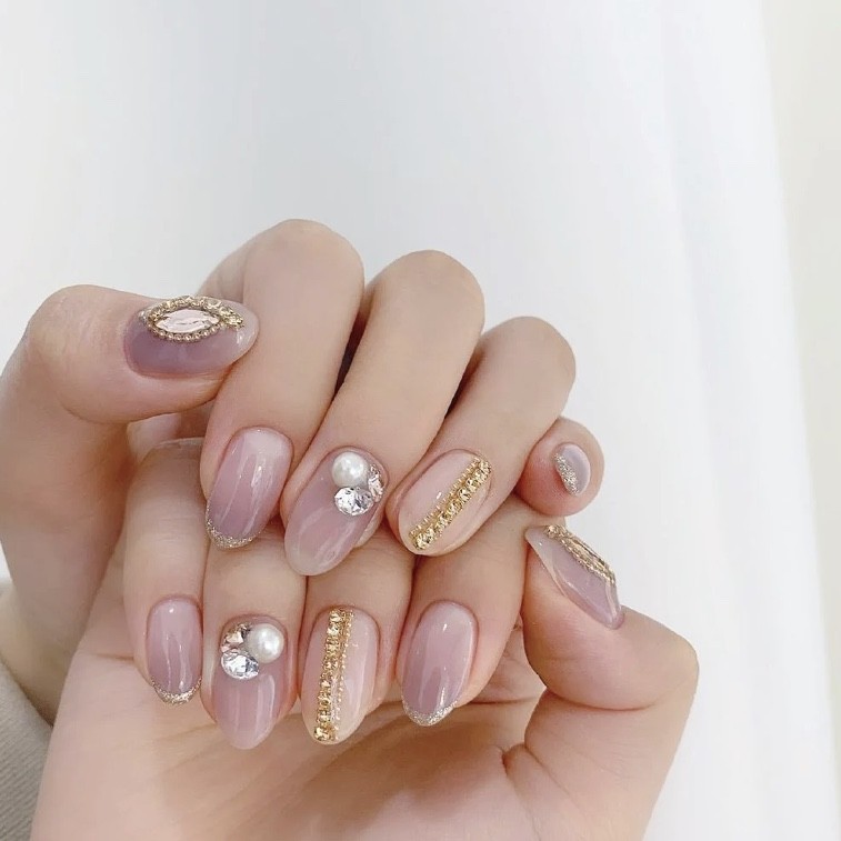 2020秋冬纯色简单彩绘美甲气质