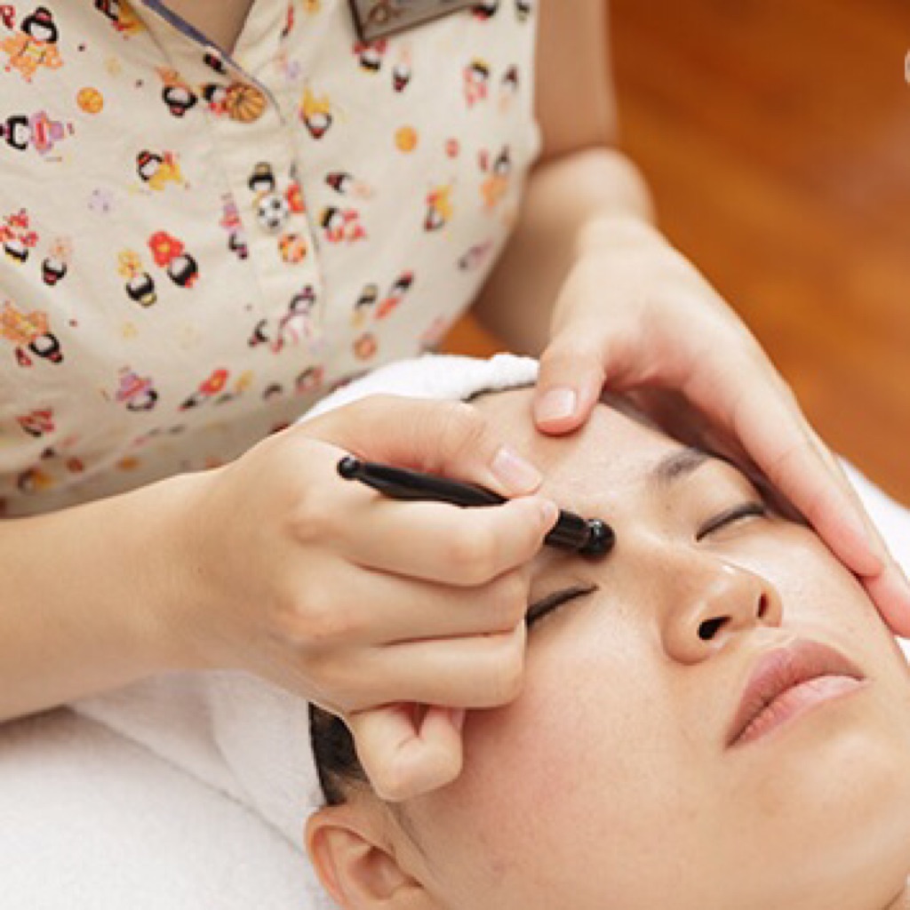 因工具的有高能量的聚温星和传导性,配合眼部拨筋手法,和仪器导入