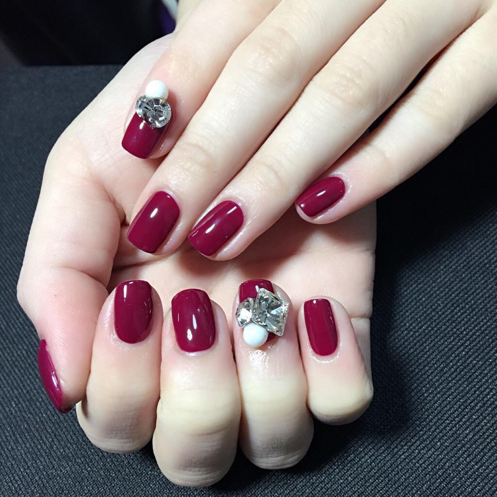 美甲- 晓陌作品-经典气质酒红色搭立体钻